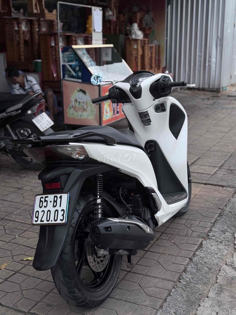 Honda SH 150 2017 Trắng. Mua bán Xe máy tại Quận Ninh Kiều Cần Thơ được đăng bởi Cửa hàng Hoà Hiệp II  hình 4