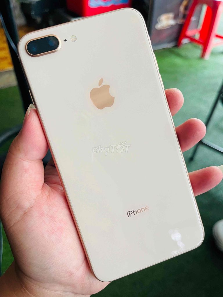 iPhone 8plus qt zin đẹp pin 100% bán hay gl bù trừ