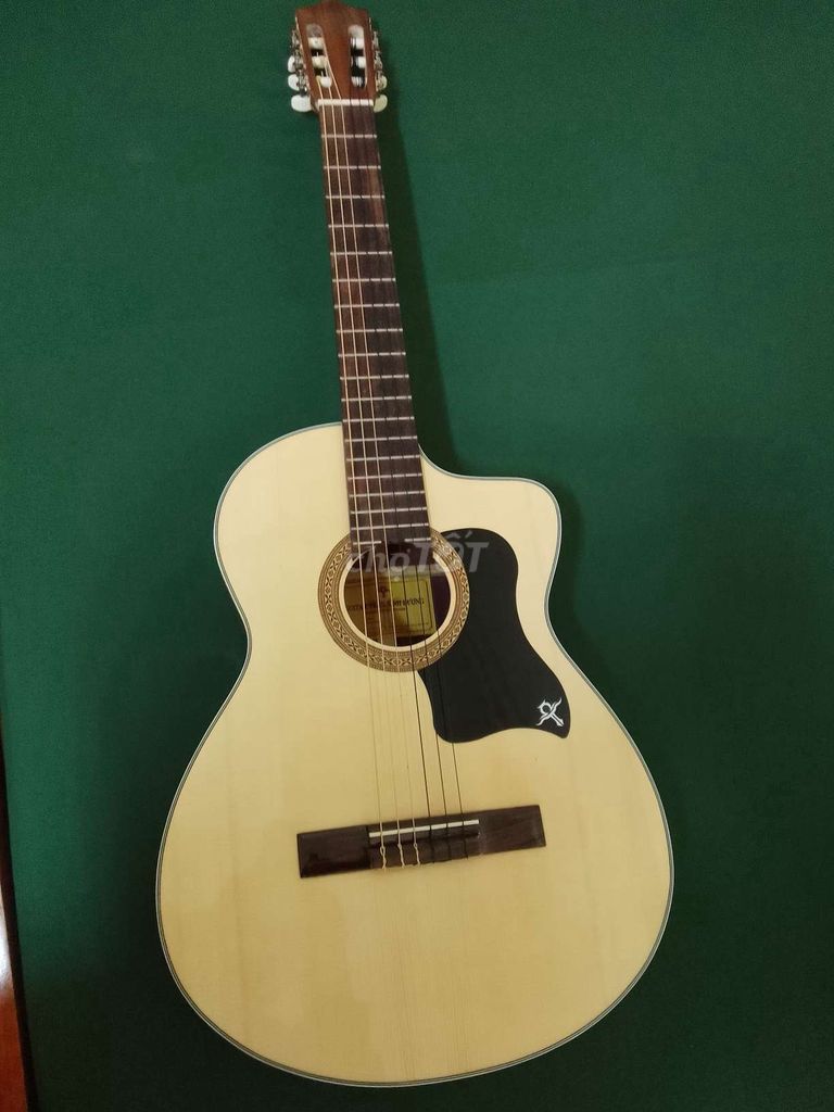 Đàn guitar dây cước vàng kem. Mua bán Nhạc cụ tại Thành phố Đà Lạt Lâm Đồng được đăng bởi bien thuy hình 1