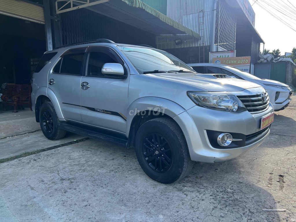 Toyota Fortuner 2016 Dầu Bạc 179261 km. Mua bán Ô tô tại Huyện Định Quán Đồng Nai được đăng bởi Tran trung thanh hình 1