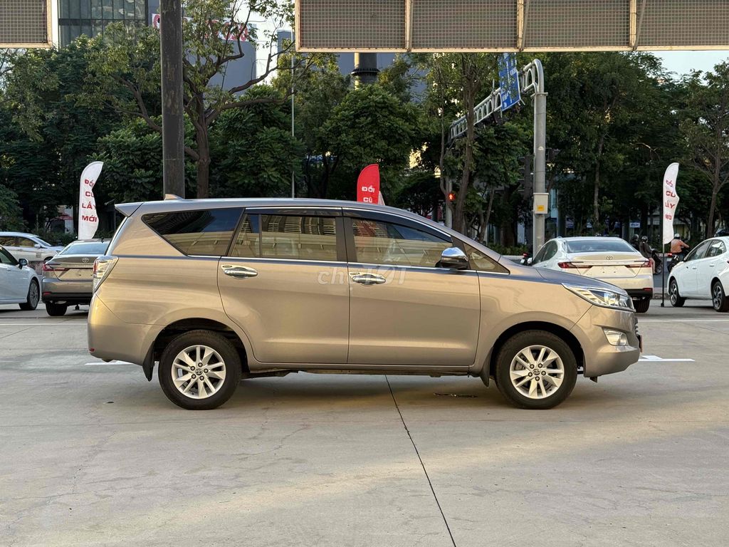 Toyota Innova 2020 2.0E Số Sàn - 1 Chủ - Tại Hãng. Mua bán Ô tô tại Quận Bình Thạnh Tp Hồ Chí Minh được đăng bởi Công Sang hình 10