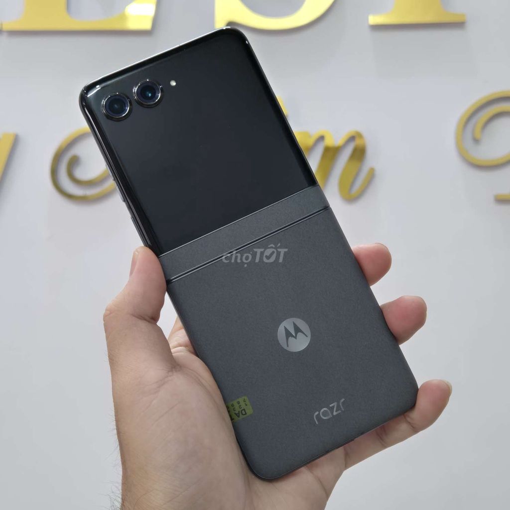 Motorola Razr 50 zin đẹp 2 sim 256GB góp 0đ. Mua bán Điện thoại tại Quận Thanh Khê Đà Nẵng được đăng bởi Cửa hàng Zinphones  hình 1