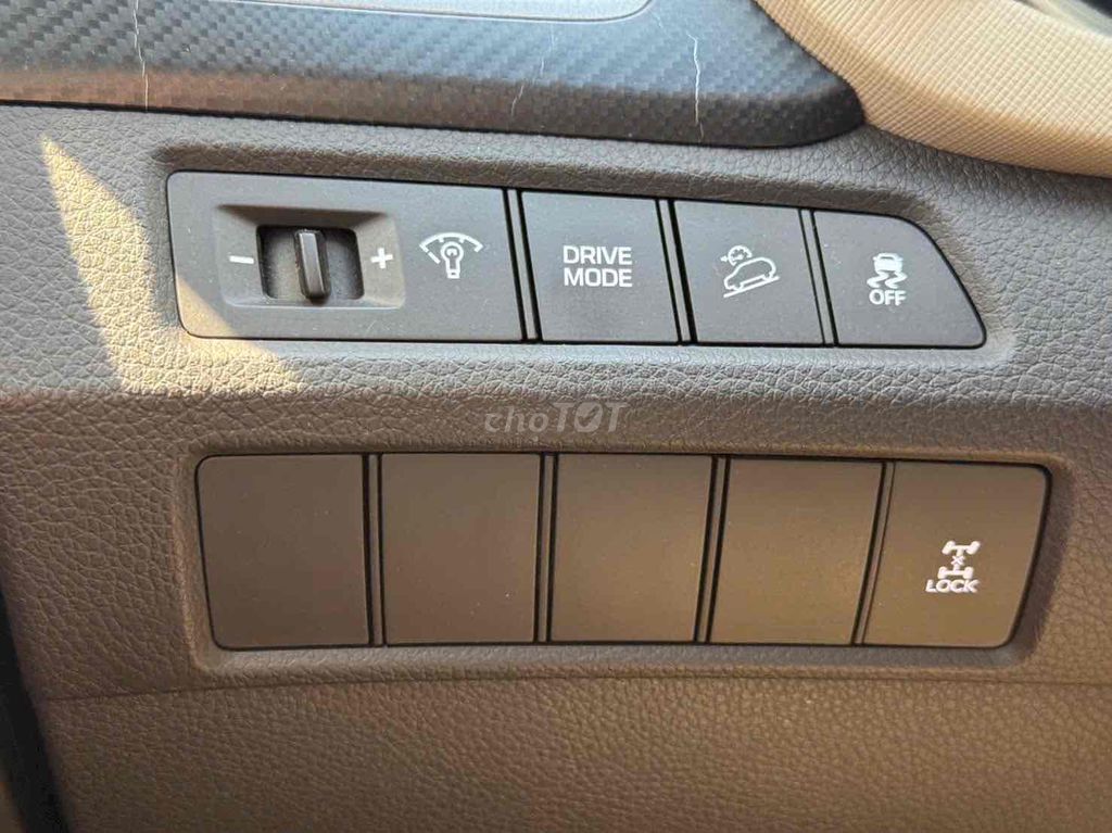 Hyundai Santa Fe 2018 2.4 AT 2WD - 80000 km xe Đep. Mua bán Ô tô tại Thành phố Vũng Tàu Bà Rịa - Vũng Tàu được đăng bởi Hùng LUXURY 6789 UY Tín Tạo Nên Thương Hiệu hình 14