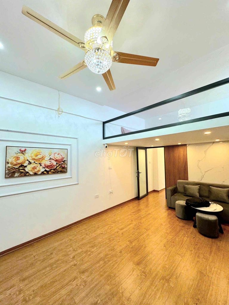 Chính chủ bán Chung  Đền Lừ sổ đỏ - oto đỗ - thang máy - Nội thất mới