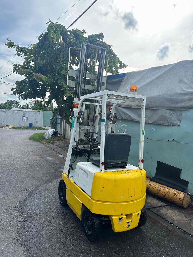 xe nâng điện komatsu 900kg