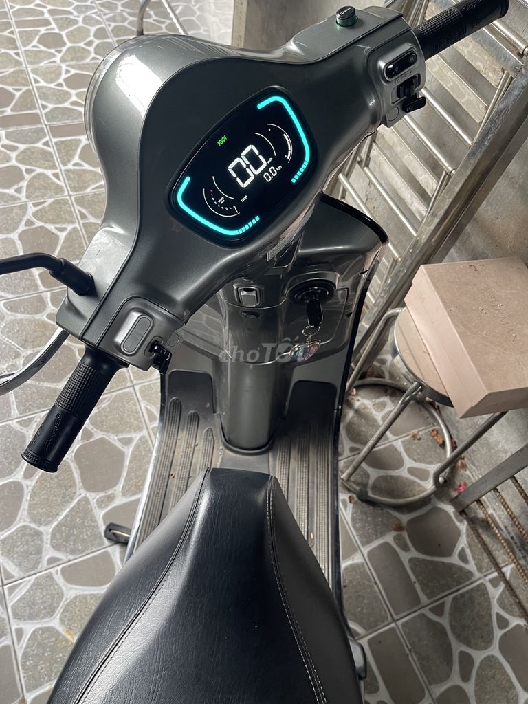 Victoria ScooterINDO fi 2024 Xám 1 năm