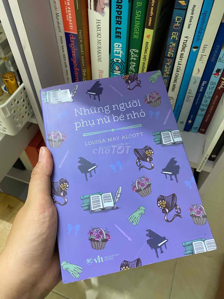 Sách những người phụ nữ bé nhỏ