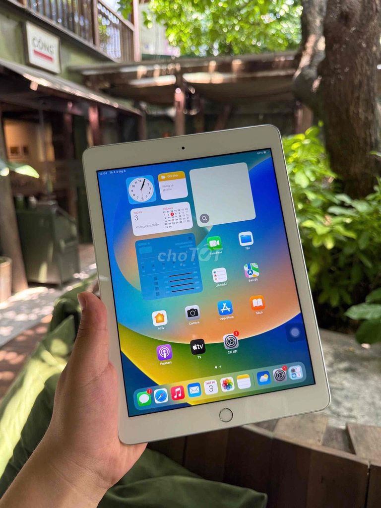 Apple iPad Gen 5 Wifi 128GB Bạc. Mua bán Máy tính bảng tại Quận Hoàng Mai Hà Nội được đăng bởi Tuấn Anh hình 1