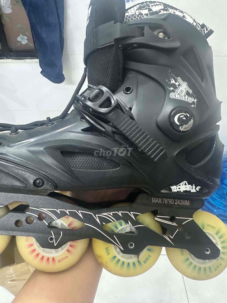 Giày Patin Đen Tăng Size Có Đèn 20-24cm. Mua bán Đồ thể thao, Dã ngoại tại Quận 12 Tp Hồ Chí Minh được đăng bởi Nam Nhat hình 1