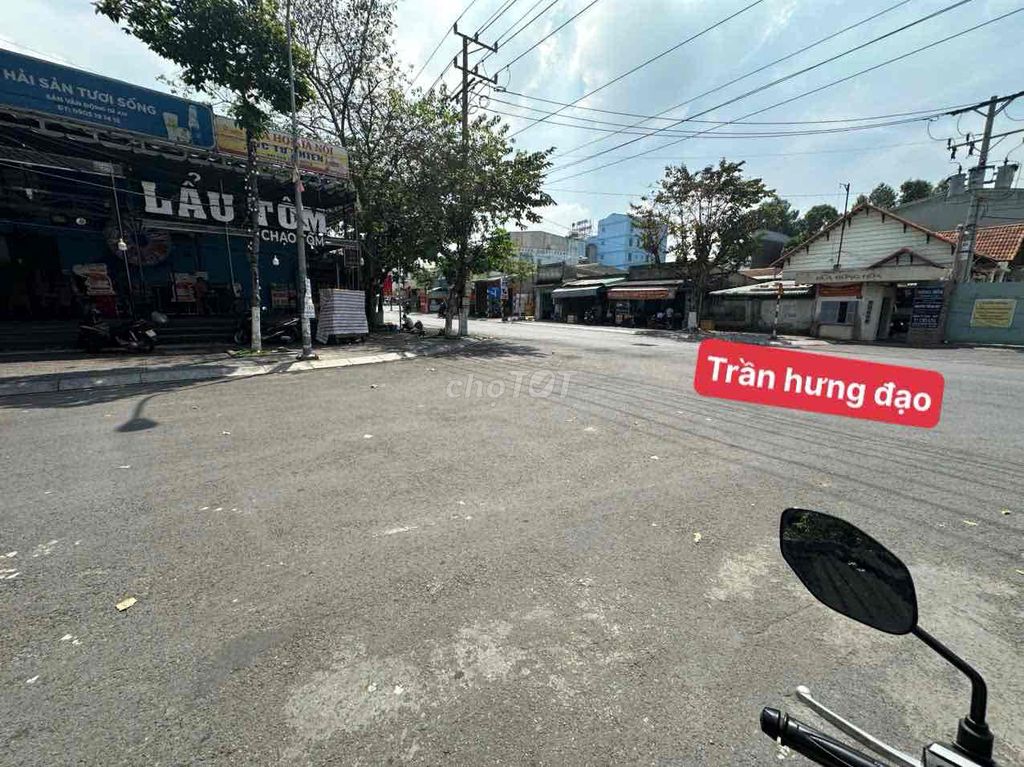 Nhà C4 Đường Nhựa KDC Đông Hoà, cách Chợ Dĩ An 1km