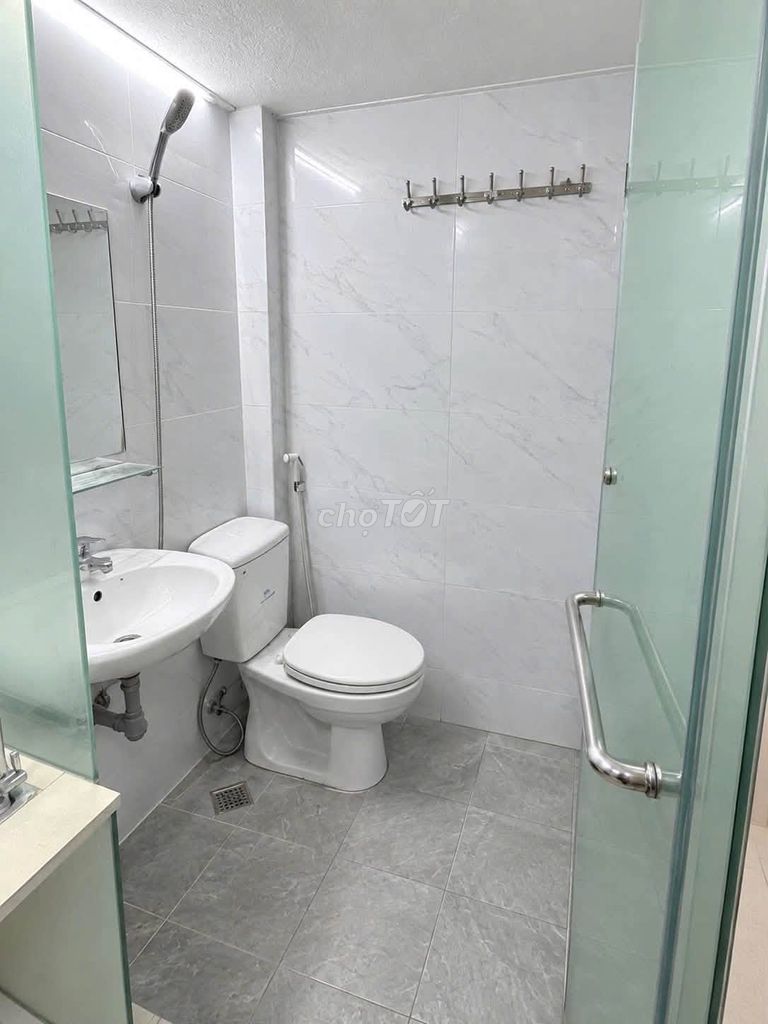 Cho thuê căn hộ full đồ ngõ 12 Phạm Văn Đồng
