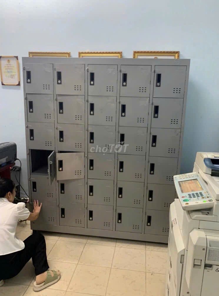 TTủ locker nHIIều ngăn Để đồ nhân viên an toàNN