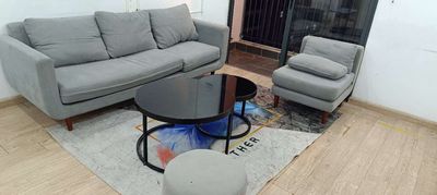 Bán combo sofa + bàn kính + thảm + gối đi kèm. Mua bán Bàn ghế tại Quận Long Biên Hà Nội được đăng bởi Kim Phú