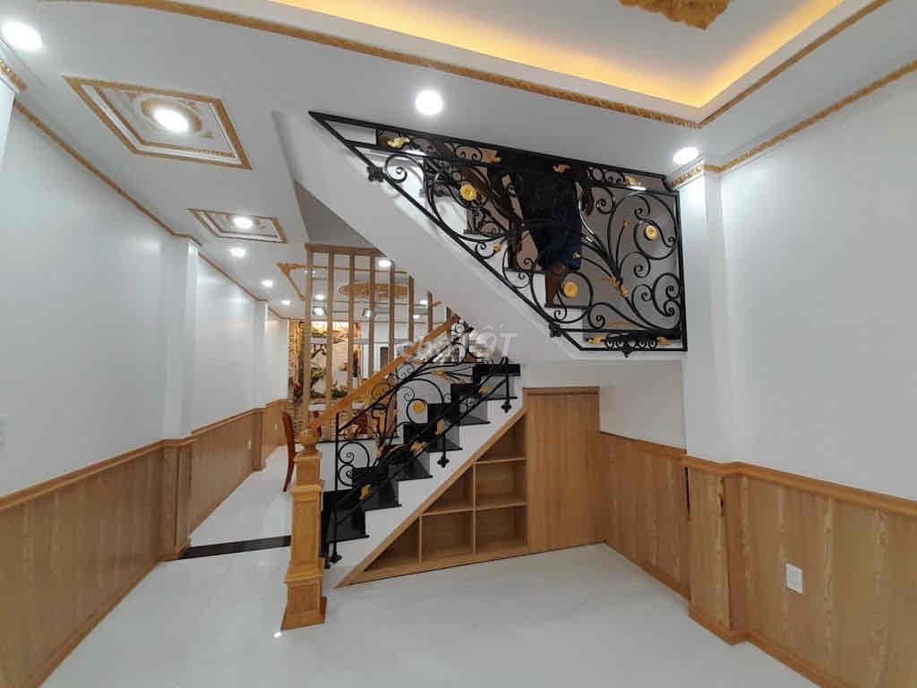 Cho thuê nhà HXH 39/6A Nguyễn Trọng Tuyển P15 PN. DT 4x15m 4 tầng