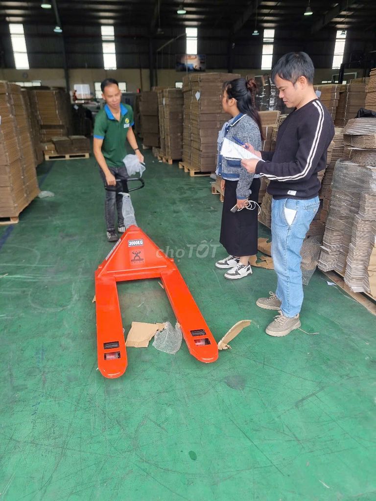 Xe nâng tay thấp 2,5 tấn 3 tấn lẻ kho xả rẻ