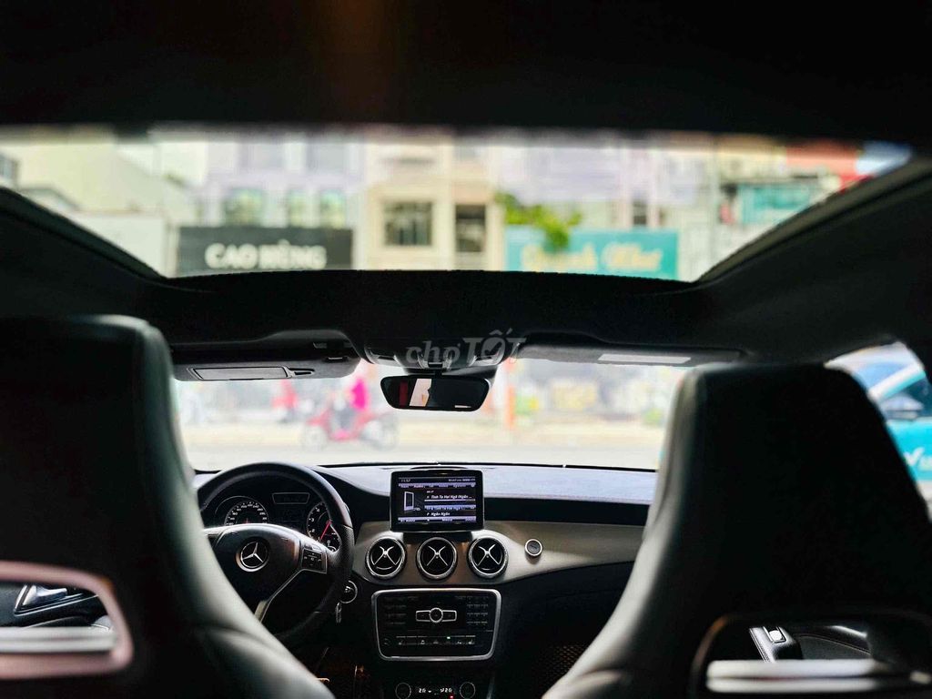 Mercedes Benz CLA45 2015. Mua bán Ô tô tại Quận 5 Tp Hồ Chí Minh được đăng bởi Cảnh hình 12