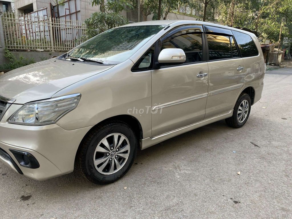 BÁN XE CHÍNH CHỦ biển hn INOVA dk 2017 XE cực đẹp. Mua bán Ô tô tại Quận Nam Từ Liêm Hà Nội được đăng bởi nguyễn phương thảo hình 3