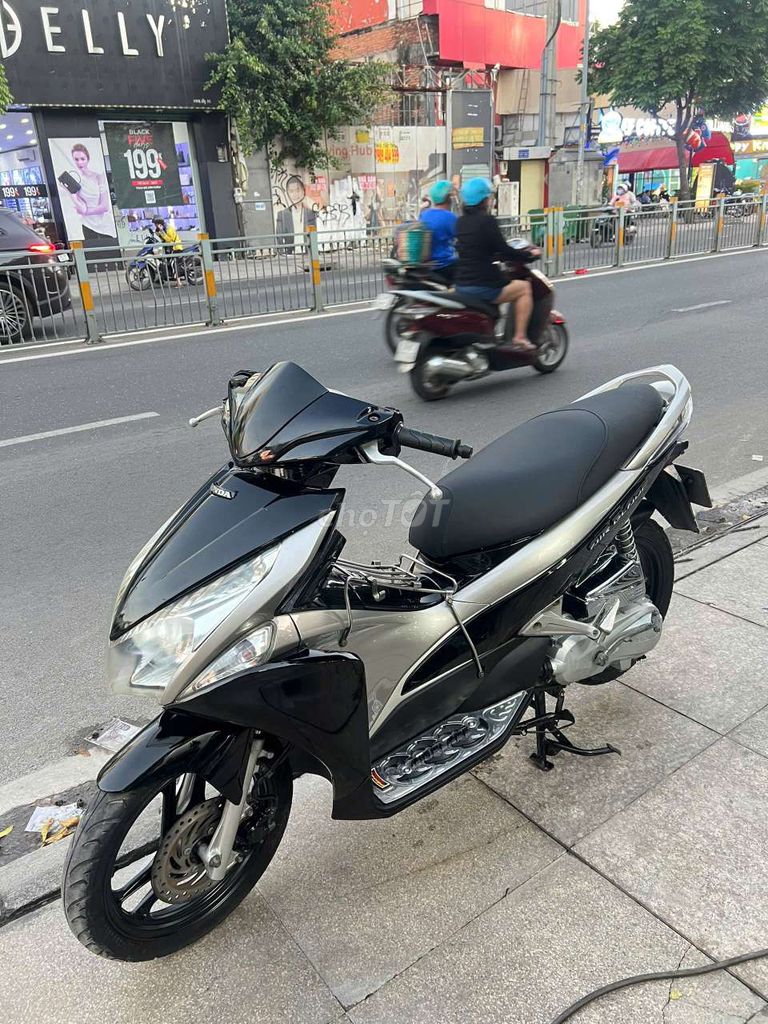 Honda air blade 2012 mới 90% biển số thành phố. Mua bán Xe máy tại Quận Tân Phú Tp Hồ Chí Minh được đăng bởi Tuanduy hình 6