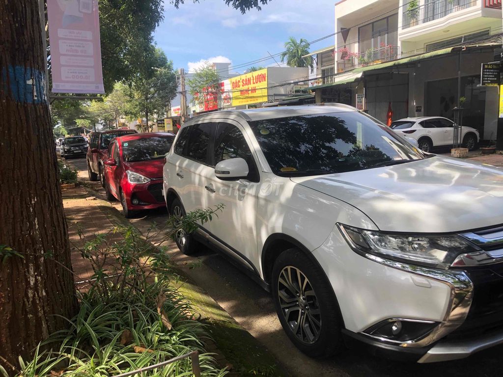 Cần bán Outlander 2019 - CVT xe gia đình. Mua bán Ô tô tại Thành phố Buôn Ma Thuột Đắk Lắk được đăng bởi mr Hà hình 2