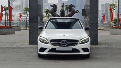 Mercedes-Benz C200 FL 2019 - 9000 km