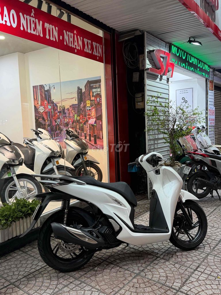 Honda SH150 ABS 2021 Бело-черный 10 000 км