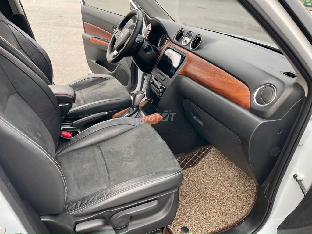 Suzuki Vitara 2016 1.6 AT. Mua bán Ô tô tại Quận Hà Đông Hà Nội được đăng bởi Long Nguyễn Hoàng hình 7