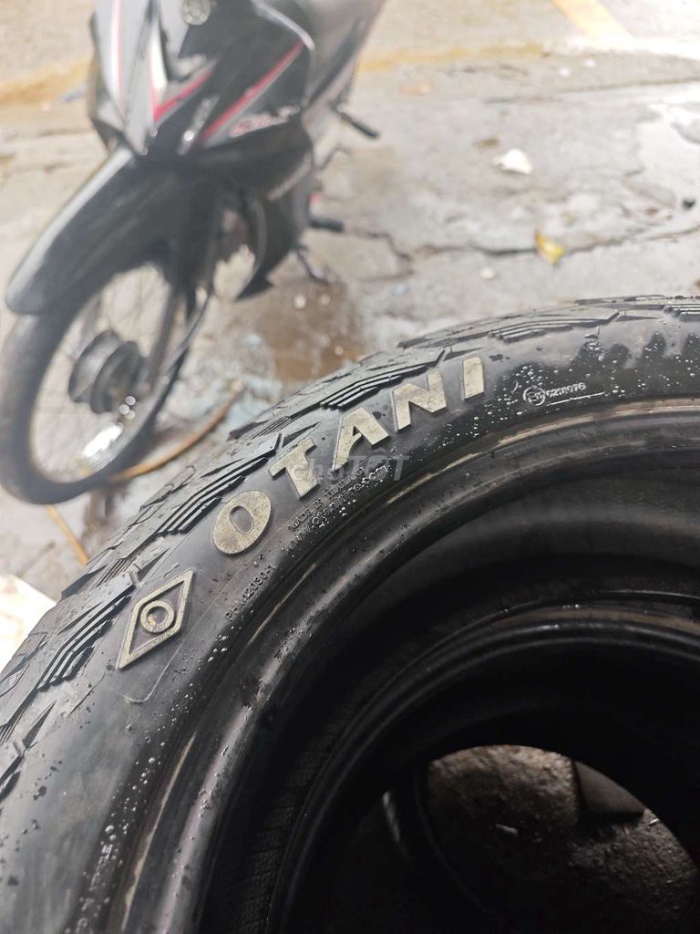 Em dư ba quả 265/50/20 lấp at gai 90%. Mua bán Phụ tùng xe tại Huyện Tân Sơn Phú Thọ được đăng bởi Hoang Tinh hình 3