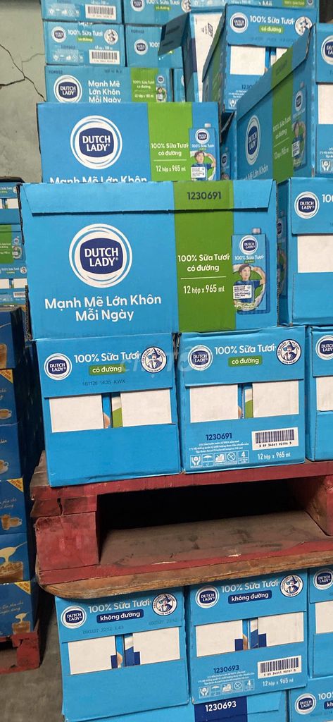 Sữa tươi Dutch Lady Có đường 1L 12 hộp. Mua bán Đồ ăn, thực phẩm và các loại khác tại Quận 4 Tp Hồ Chí Minh được đăng bởi Tra Pham hình 1