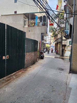 GIÁP NHẤT – GẦN NGÃ TƯ SỞ – DÂN XÂY – GIÁ MỀM - NGÕ RỘNG THOÁNG. Mua bán nhà ở tại Quận Thanh Xuân Hà Nội được đăng bởi Đào Tiến Tùng