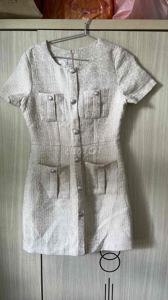 Đầm Minimalism Nữ Vải Kem Size M. Mua bán Quần áo tại Quận Bình Thạnh Tp Hồ Chí Minh được đăng bởi Minh Anh hình 1