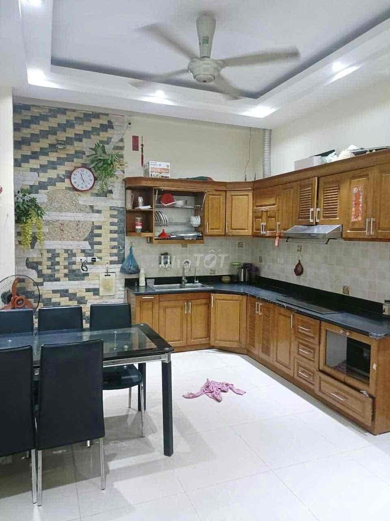 Cực Kì Hiếm,Giá Siêu Tốt Nhỉnh 6tỷ Nhà Ngọc Lâm mà 42M 3tầng 3 Ngủ. Mua bán nhà ở tại Quận Long Biên Hà Nội được đăng bởi Nguyễn Thị Lan hình 1