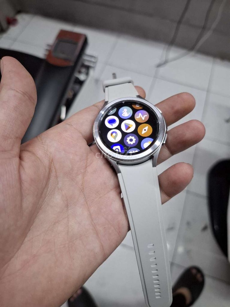 Samsung Galaxy Watch 4 - Đồng hồ thông minh thời