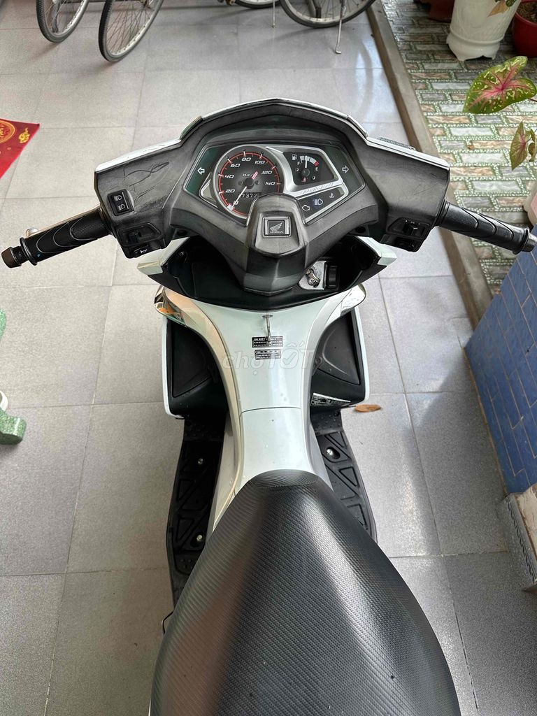 Ab 2010 fi. Mua bán Xe máy tại Huyện Cần Đước Long An được đăng bởi Tú  hình 2