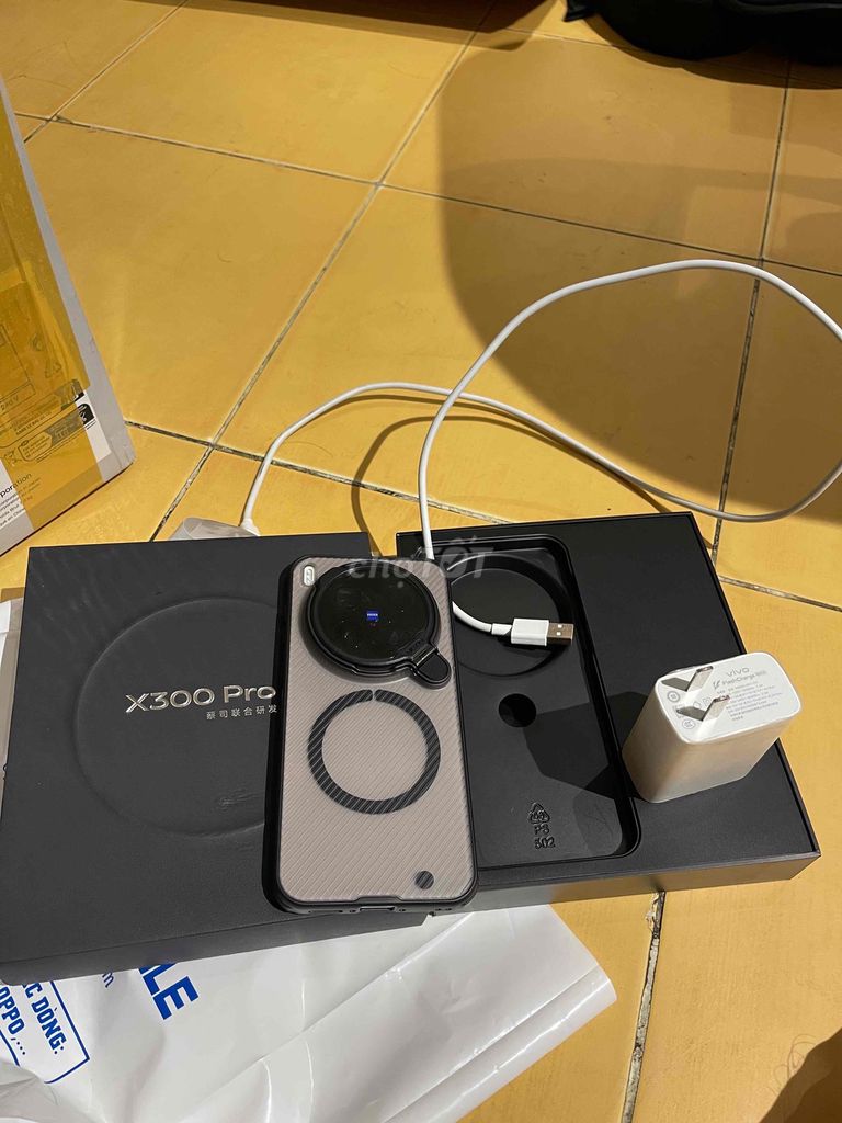 Vivo X300 Pro 12/256GB Trắng Fullbox. Mua bán Điện thoại tại Quận Bình Thạnh Tp Hồ Chí Minh được đăng bởi Minh hình 1
