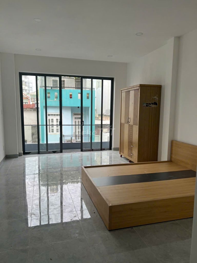Phòng đầy đủ nội thất, hiện đại, văn minh, lịch sự