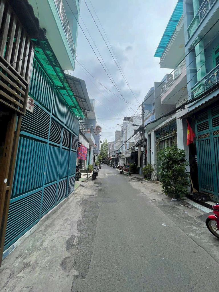 60m2 xây 4 tầng, nhỉnh 7ty. gần mặt tiền Lạc Long Quân, chợ Tân Bình 