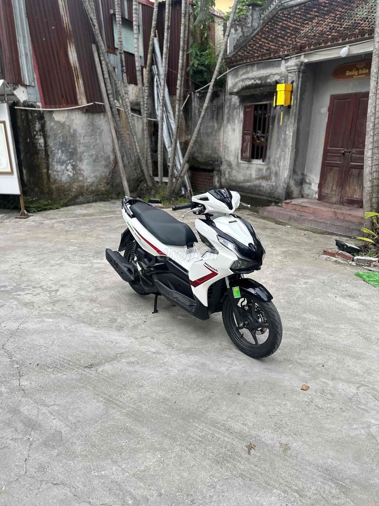 Air Blade sản xuất 2022 máy zin bao tên chính chủ. Mua bán Xe máy tại Quận Lê Chân Hải Phòng được đăng bởi Nguyễn Thế Hiếu hình 3