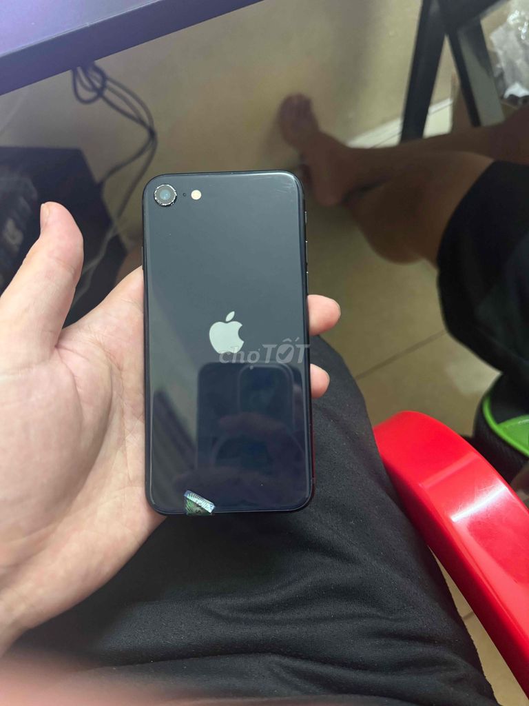 Apple iPhone SE 64GB Đen Đã sử dụng. Mua bán Điện thoại tại Thành phố Thanh Hóa Thanh Hóa được đăng bởi Quân Phạm hình 1