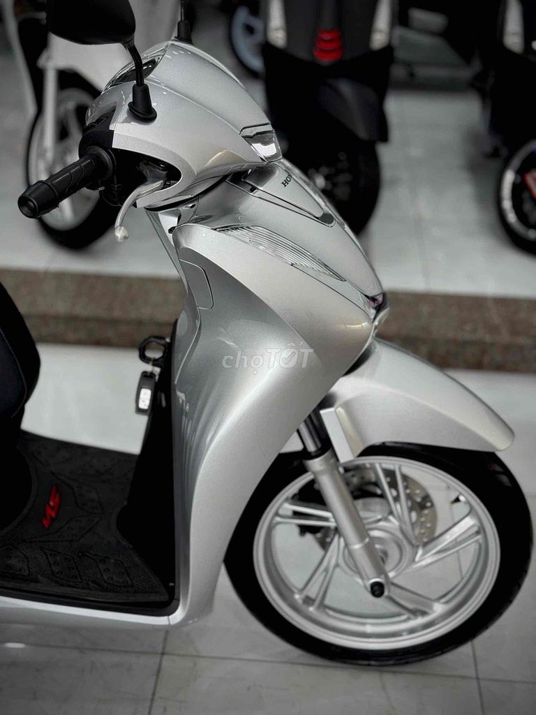 Sh125 2024 Odo8k Lướt chính chủ ký. Mua bán Xe máy tại Thị xã Phú Mỹ Bà Rịa - Vũng Tàu được đăng bởi Cửa Hàng Xe Máy Phú Mỹ hình 11