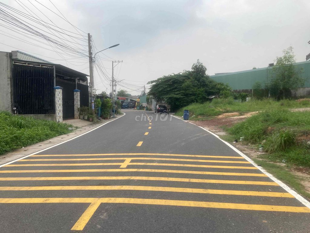 Mặt tiền Khánh Bình 15 diện tích lớn phù hợp mở văn phòng ,phòng trọ. Mua bán văn phòng, mặt bằng kinh doanh tại Thị xã Tân Uyên Bình Dương được đăng bởi Quangdai hình 4