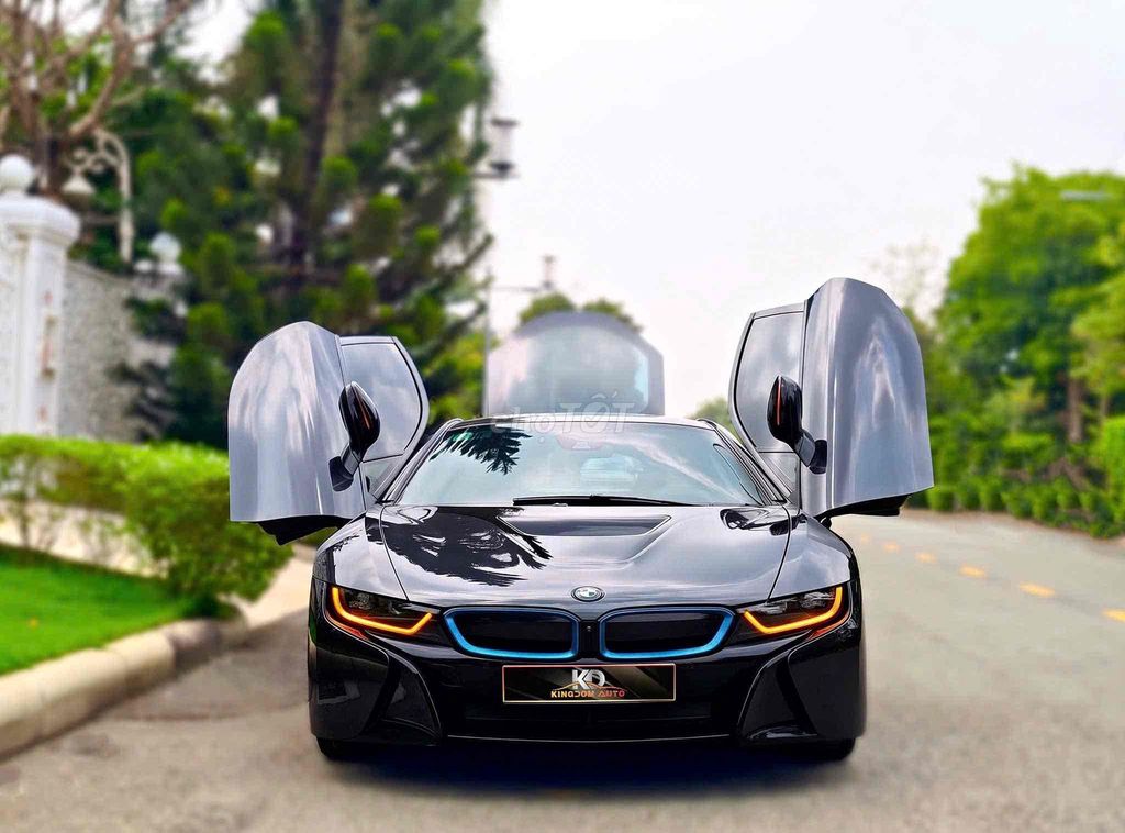 BMW i8 2015 титановый серый эксклюзив отличная цена