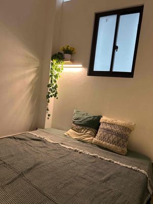 Phòng Ban Công, có nội thất đường Đặng Thùy Trâm , Gần trường Văn Lang
