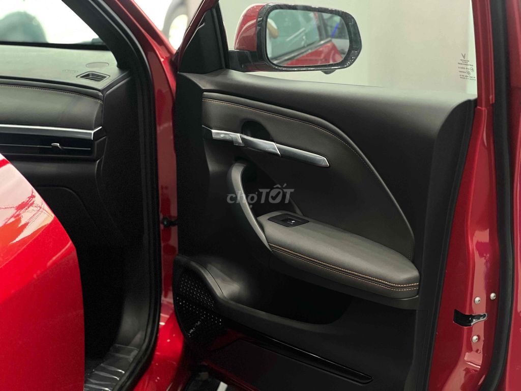 VF6 Plus Đỏ mới 100%, xe sẳn giao ngay. Mua bán Ô tô tại Quận 12 Tp Hồ Chí Minh được đăng bởi VinFast An Sương Quốc Lộ 1A hình 8