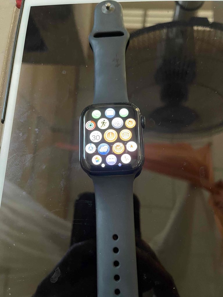 Apple Watch Đen (seri 7). Mua bán Thiết bị đeo thông minh tại Huyện Cái Bè Tiền Giang được đăng bởi Trung Phạm hình 1