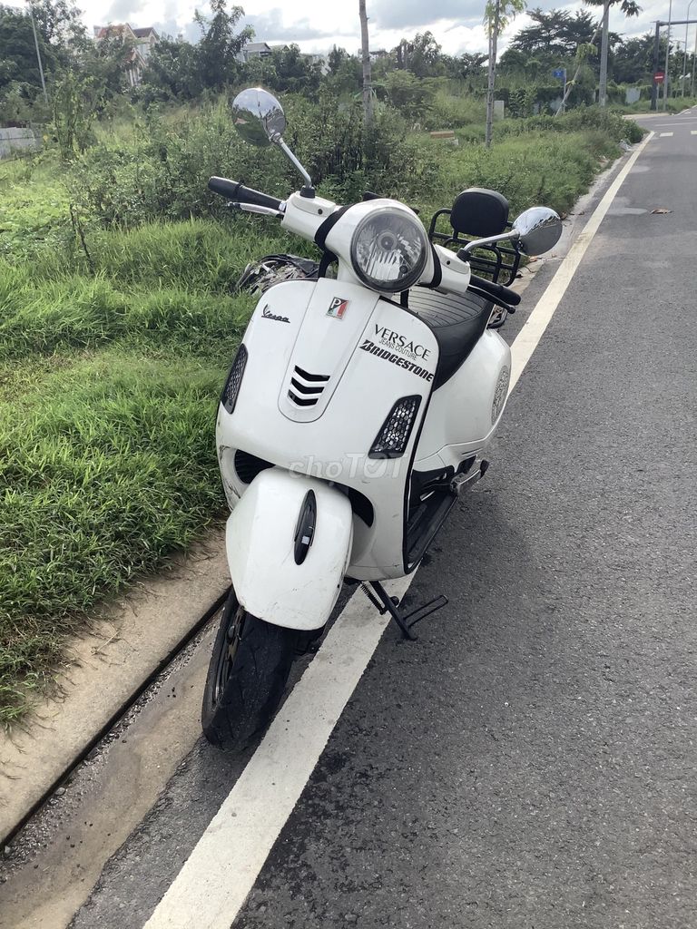 Piaggio Vespa GTS 2015 Белый
