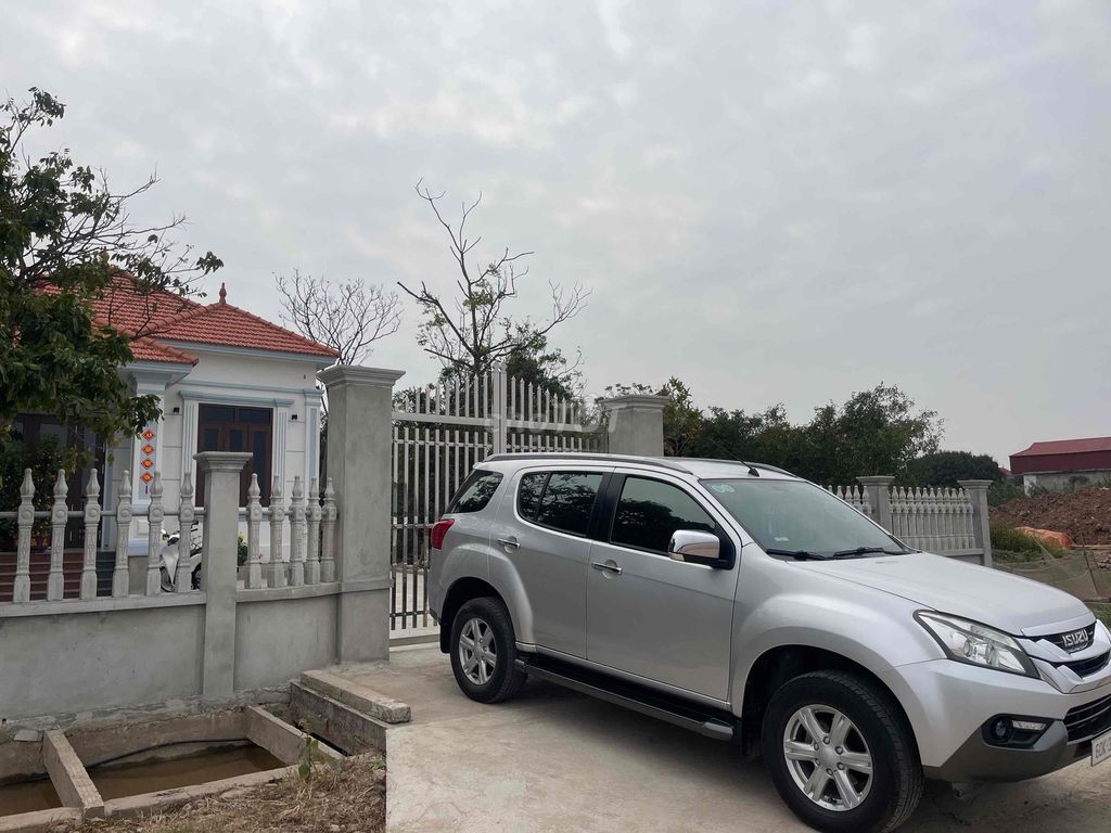 Isuzu Mu X 2017 2.5 4X2 MT - Xe gia đình đi kỹ. Mua bán Ô tô tại Thành phố Thủ Đức Tp Hồ Chí Minh được đăng bởi Nguyen Truong hình 7