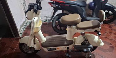 Cần bán gấp xe đạp điện mầu hồng nhạt còn mới. Mua bán Xe điện tại Huyện Châu Thành Long An được đăng bởi Nguyễn Văn Út