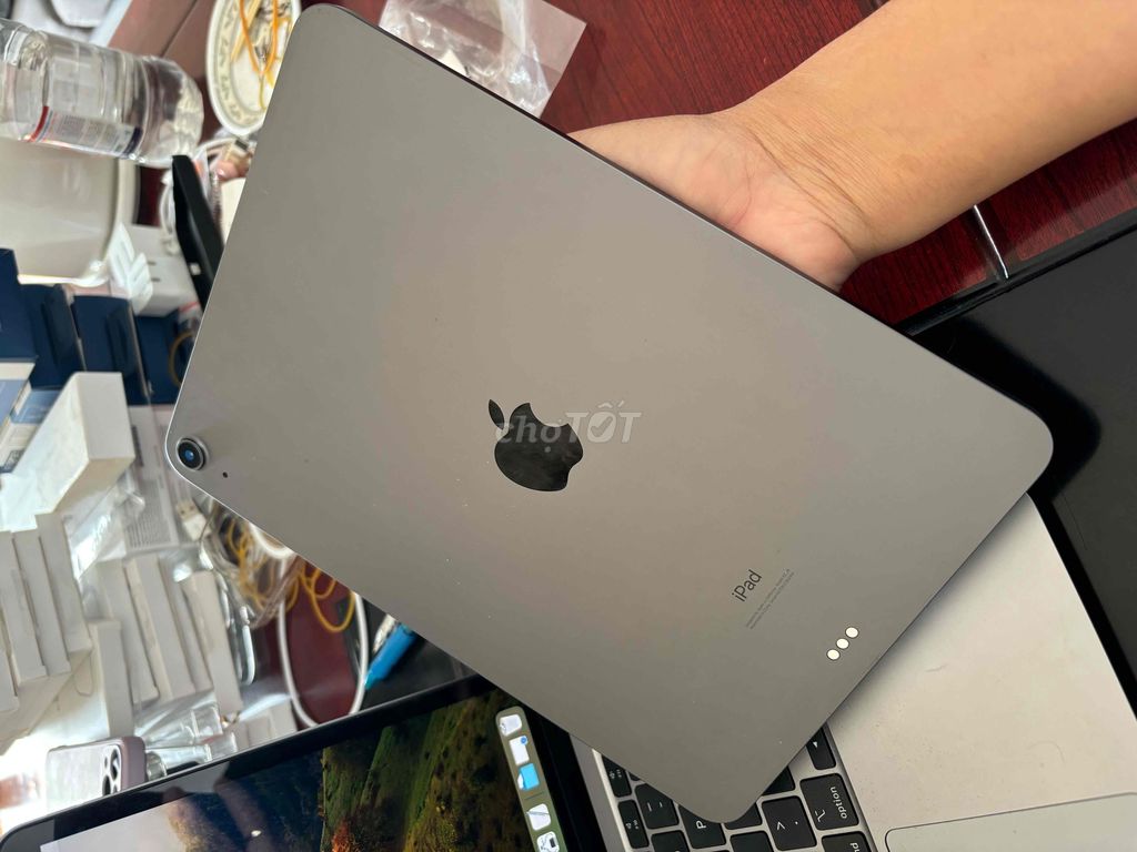 iPad Air 4 64G wifi . Đẹp 99% likenew.Đầy đủ pk