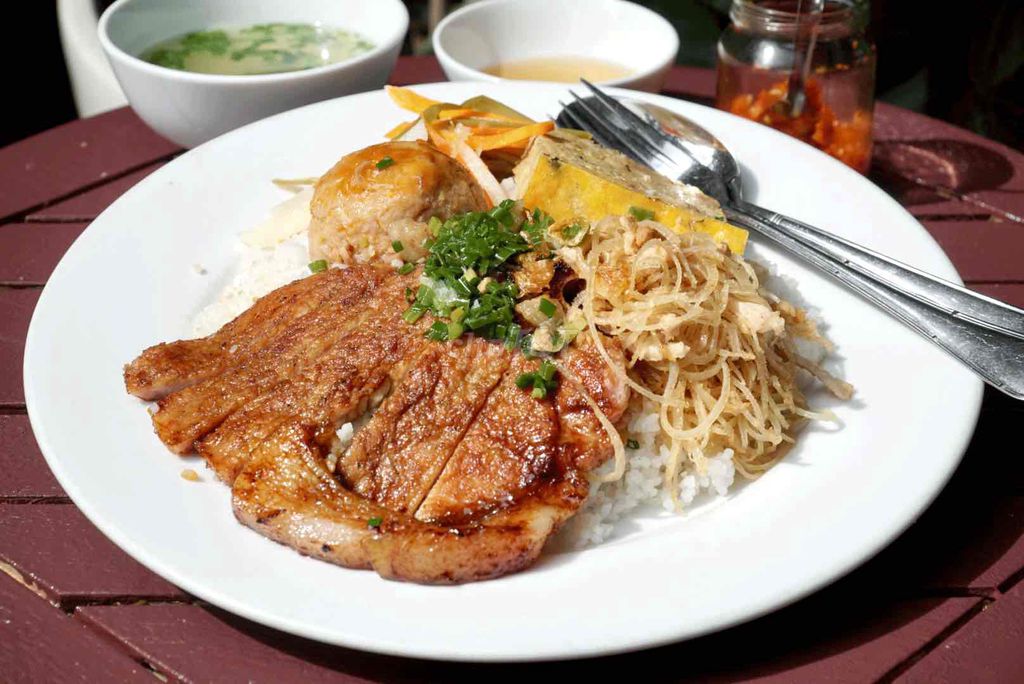 Nhân viên bếp nướng. Việc làm Phụ bếp tại Quận Hải Châu Đà Nẵng được đăng bởi Hiền hình 1