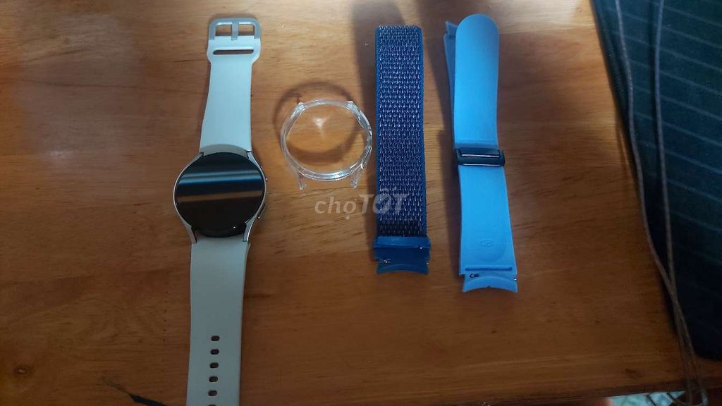 Samsung Galaxy Watch 6 40mm GPS Trắng Đã sử dụng. Mua bán Thiết bị đeo thông minh tại Quận Hoàng Mai Hà Nội được đăng bởi Phong Minh hình 1